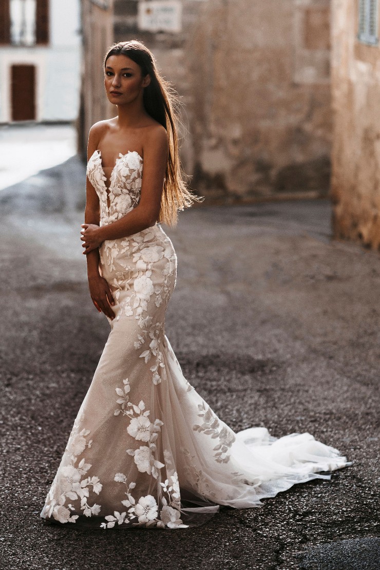 Abella | Claire's Fashions - E161 Zara