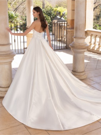 Elysee by Enzoani Delancey #1 thumbnail