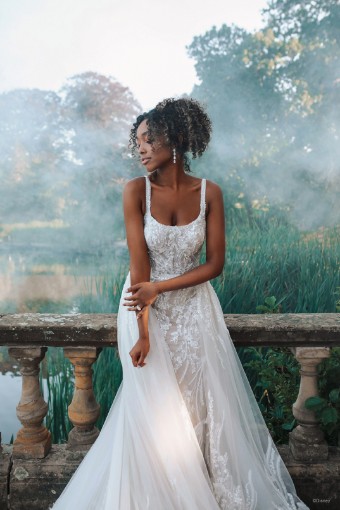 Disney Fairy Tale Weddings D318 Tiana #1 thumbnail