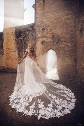 Disney Fairy Tale Weddings D366 Rapunzel #3 thumbnail