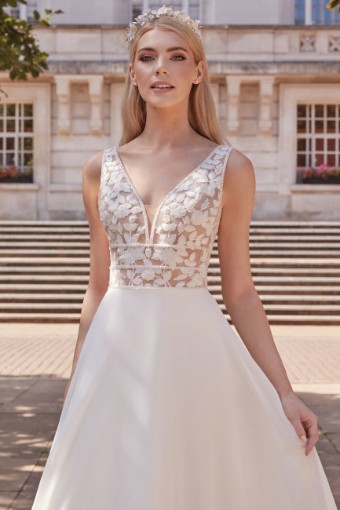 Adore by Justin Alexander 11226 Alessia #4 Ivory/Nude thumbnail