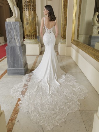 Elysee by Enzoani Azzurra #1 thumbnail