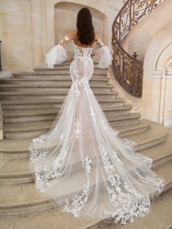 Elysee by Enzoani Arwen #1 thumbnail
