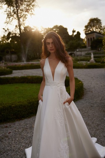 Justin Alexander 88386 Idonia #3 Ivory/Latte thumbnail