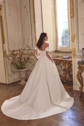 Justin Alexander 88491 Larissa #1 Ivory thumbnail